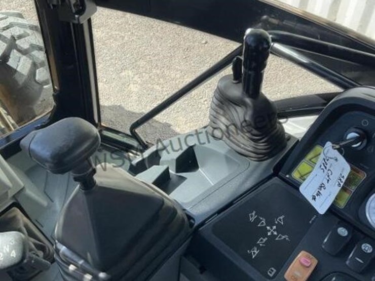 caterpillar-420e-image-21