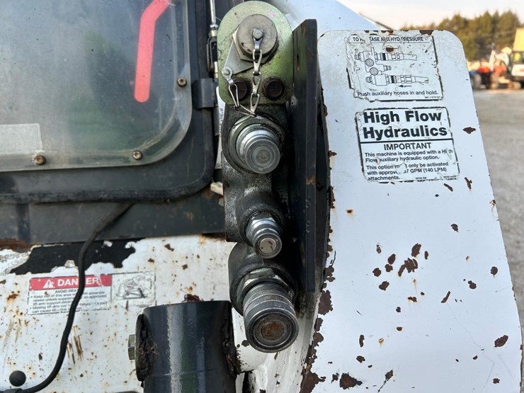 bobcat-t320-image-11
