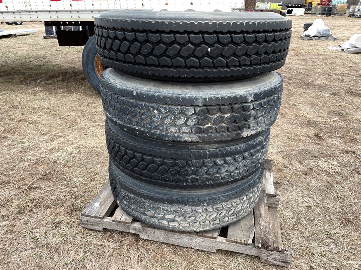 #10748-•-(4)-semi-tires-on-aluminum-rims-image-2