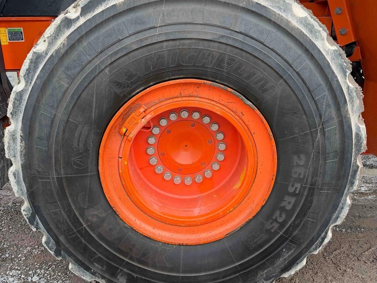 2019-hitachi-zw310-6-image-15