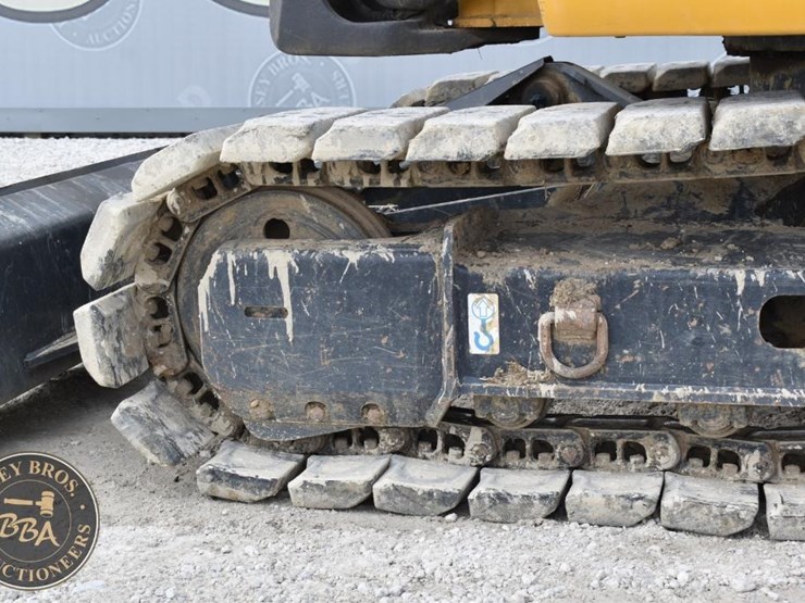 2021-deere-85g-image-40