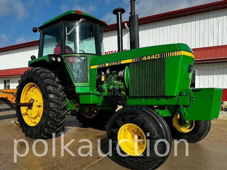 1982-john-deere-4440-image-1