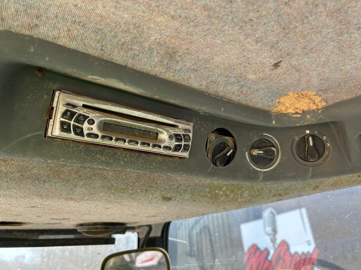 new-holland-tm135-image-29