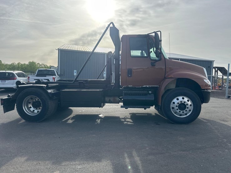 2006-international-durastar-4400-image-9