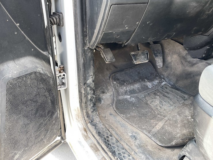 2015-dodge-1500-image-45