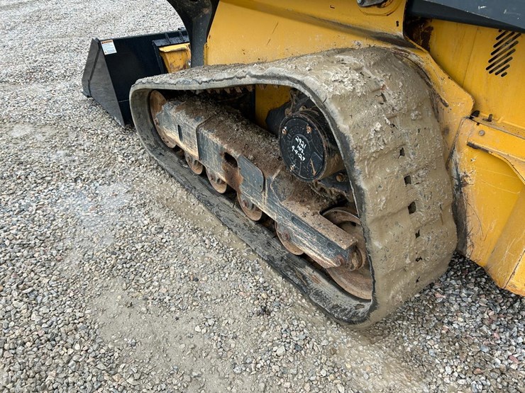 2020-deere-325g-image-17