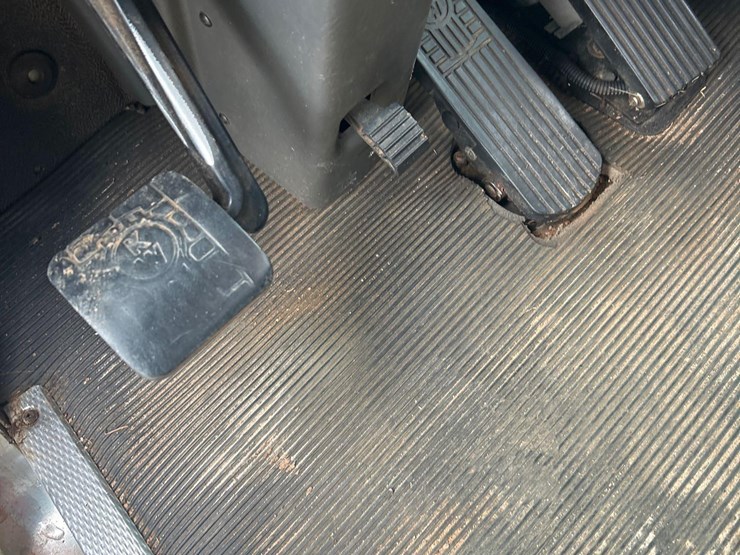 2007-kenworth-t300-image-27