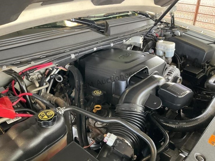 2012-chevrolet-tahoe-image-12