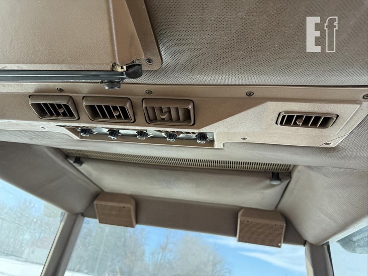 1987-john-deere-4250-image-40