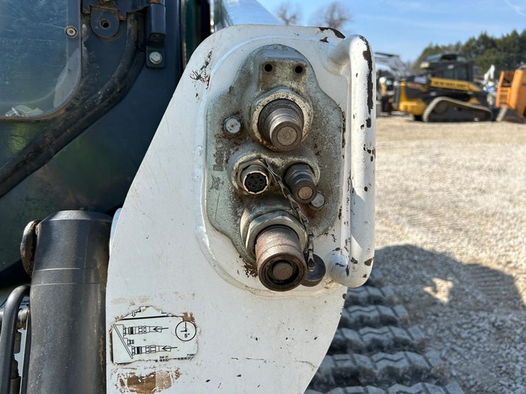 2022-bobcat-t770-image-11