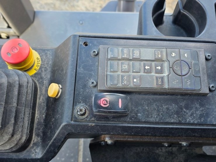 2018-volvo-sd115b-image-61