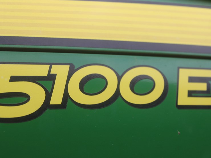 2013-john-deere-5100e-image-22