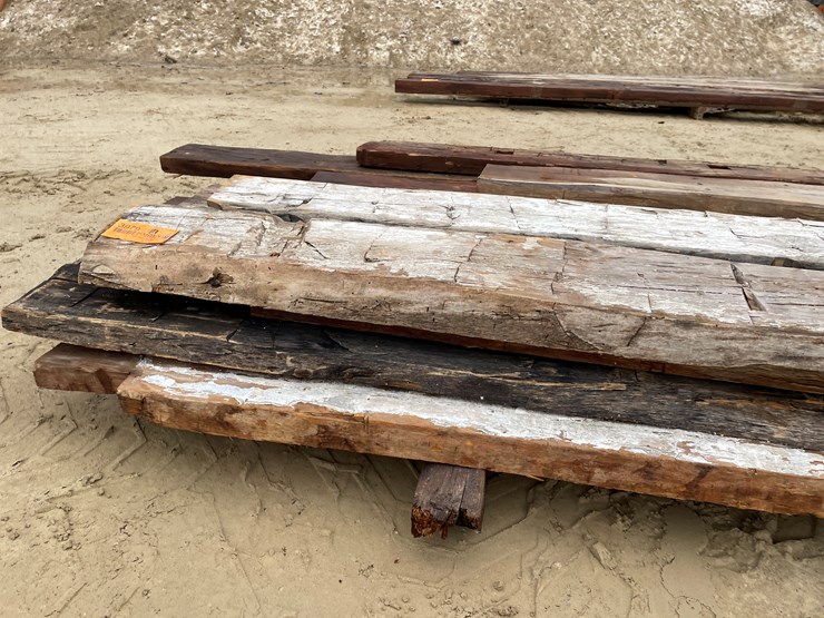 #3979-•-(15)-hand-hewn-barn-beam-face-boards-image-13