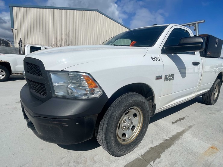 2015-dodge-1500-image-9