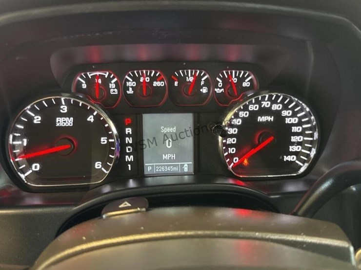 2016-chevrolet-silverado-2500hd-image-19