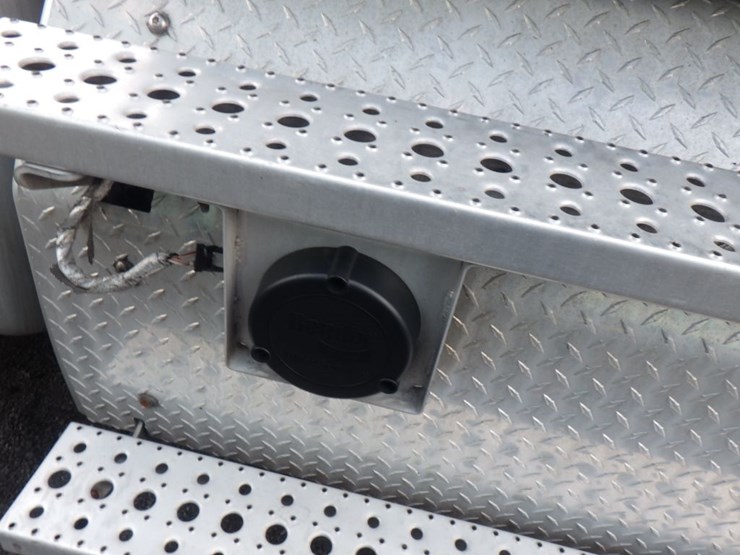 2018-freightliner-cascadia-125-image-4