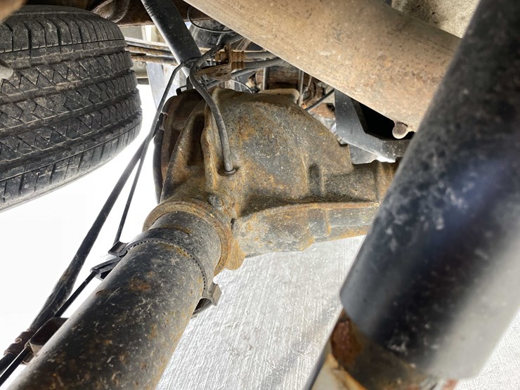 2015-chevrolet-1500-image-35