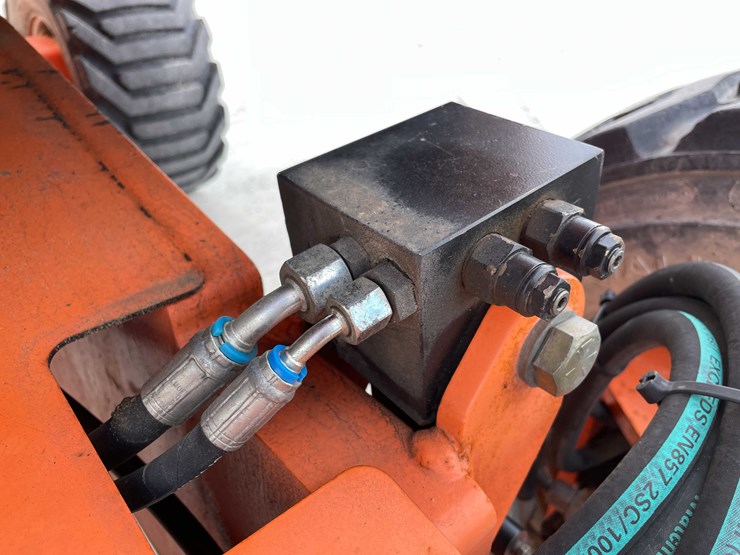 2006-jlg-450a-image-37