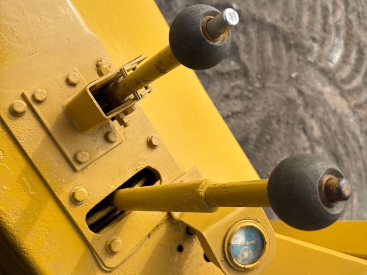 1981-caterpillar-d6d-image-22