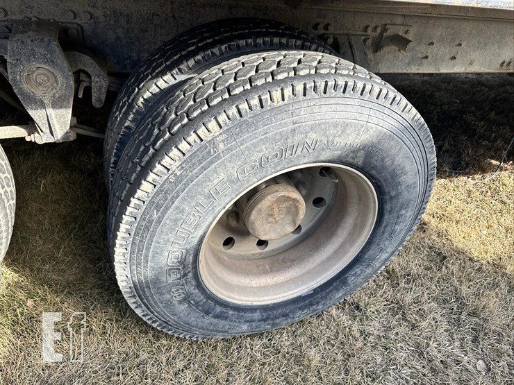 1991-freightliner-fld120-image-11