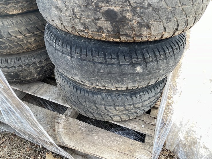 #10701-•-(8)-14.5"-trailer-house-tires-on-rims-image-4