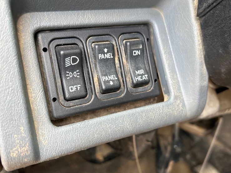 2005-international-4300-image-31