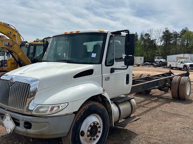 2005-international-4300-image-1