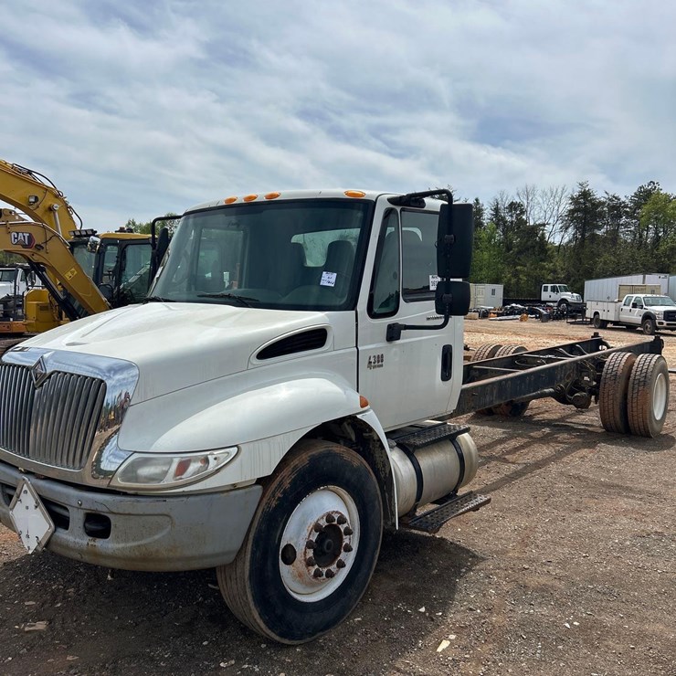 2005 INTERNATIONAL 4300