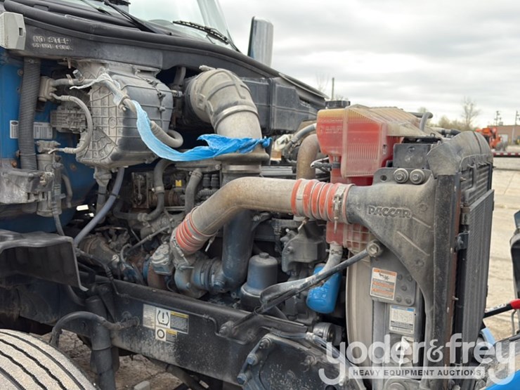 2018-peterbilt-579-image-48