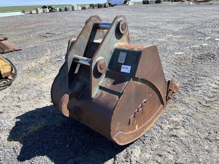 esco-44"-dig-bucket-image-3