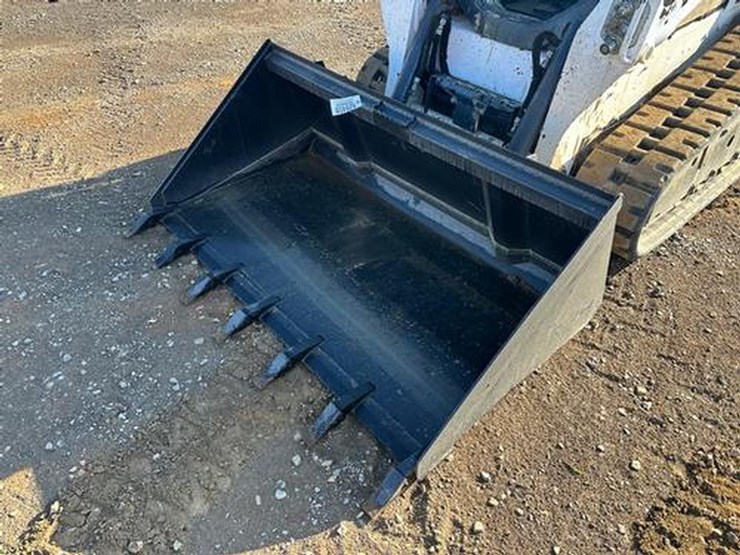 wildcat-72"-skid-steer-high-capacity-tooth-bucket-image-1