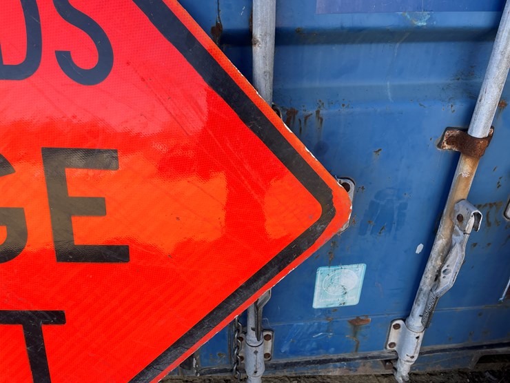 #3934-•-retired-fiberglass-road-signs-image-5