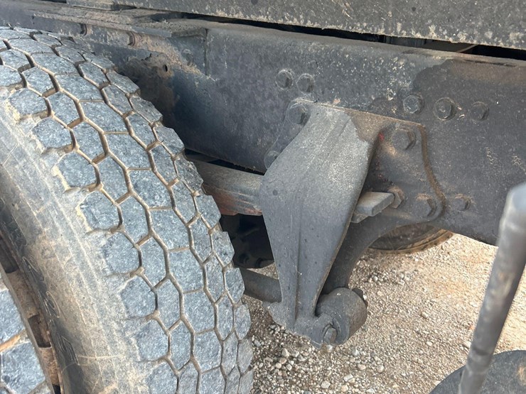 2007-kenworth-t300-image-41