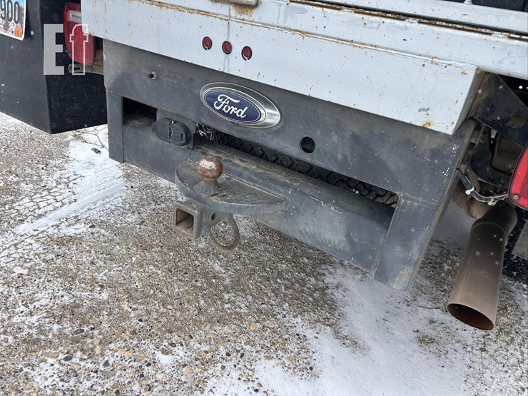 2016-ford-f350-xlt-image-40