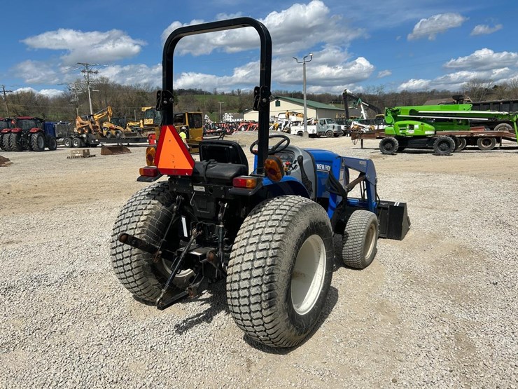 2016-new-holland-workmaster-33-image-4