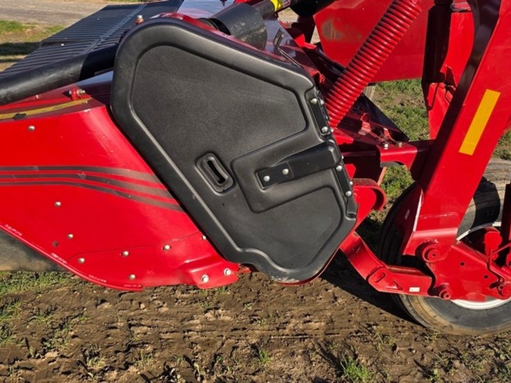 2023-case-ih-dc135-image-32