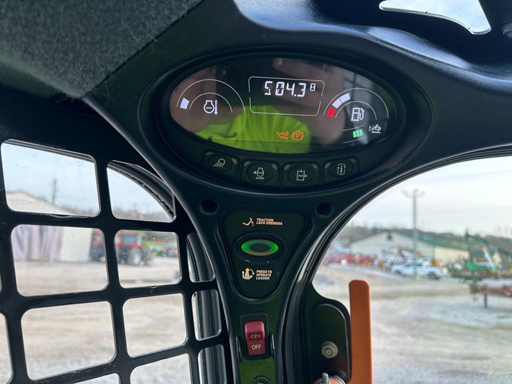 2023-bobcat-t770-image-24