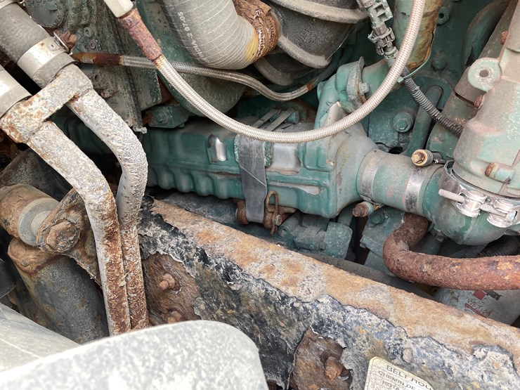 #122-•-2009-volvo-day-cab-semi-tractor-(has-wi-title)-image-70