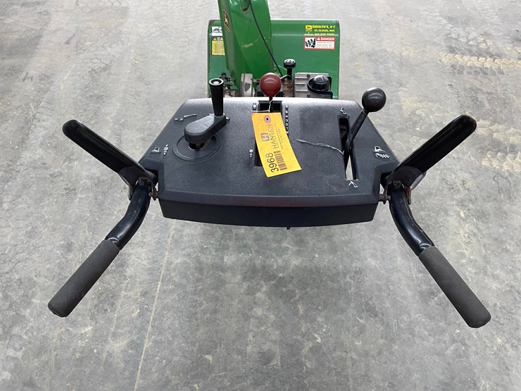 #3968-•-john-deere-trs24-snowblower-image-13