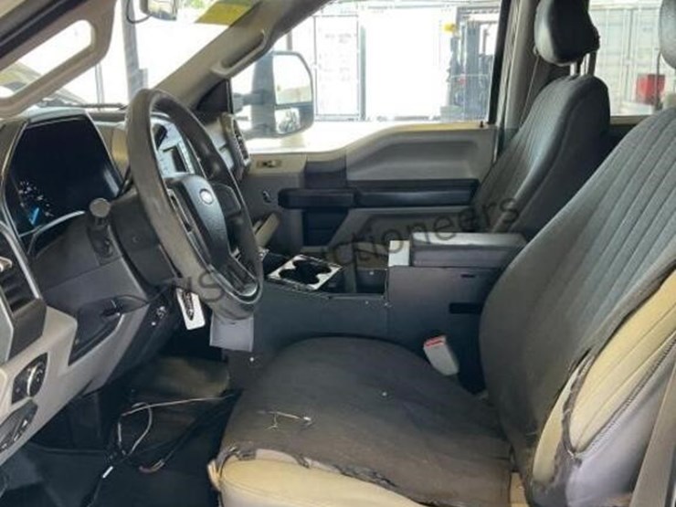 2017-ford-f550-image-23