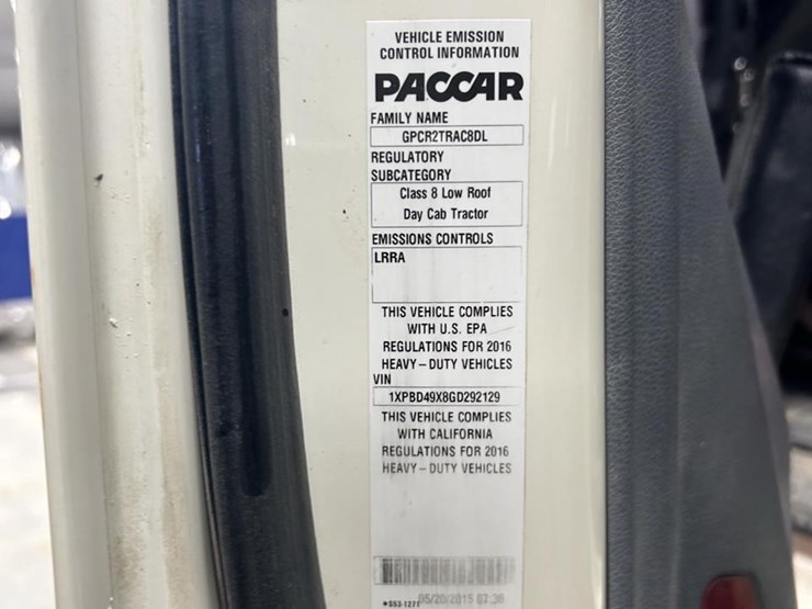 2016-peterbilt-579-image-11