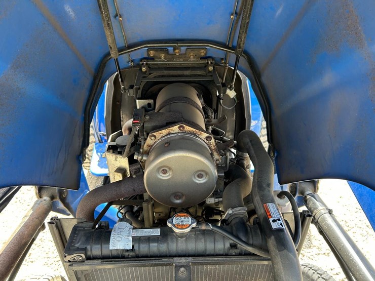 2016-new-holland-workmaster-33-image-28