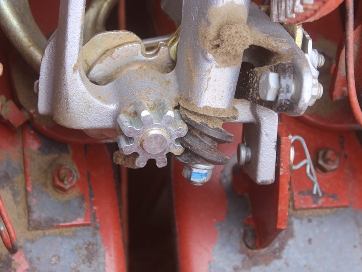 hesston-4910-image-48