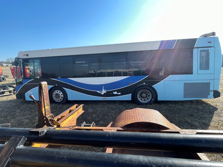 #166-•-2007-gillig-passenger-bus-(has-wi-title)-image-8