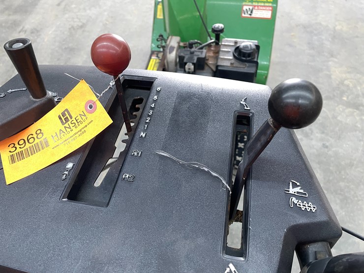 #3968-•-john-deere-trs24-snowblower-image-14