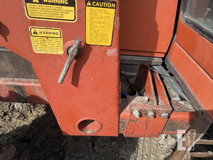 hesston-tractor-2805-image-25