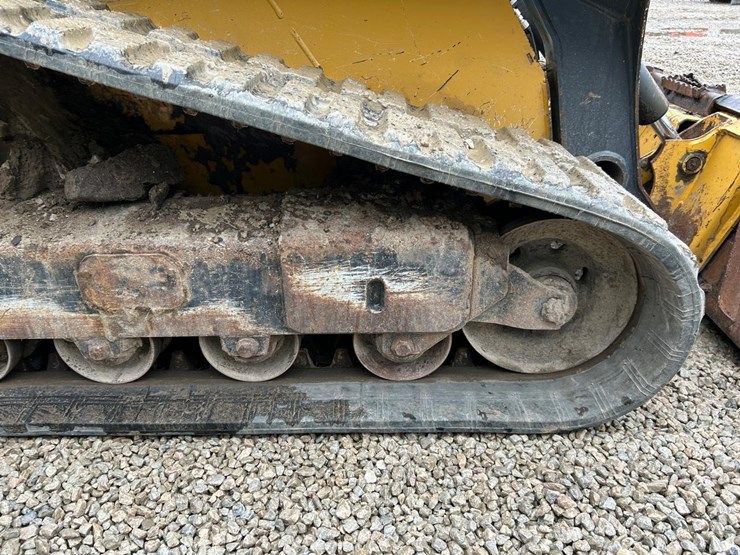 2017-deere-323e-image-14