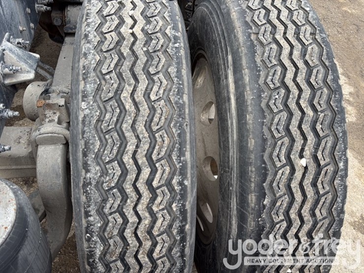 2018-peterbilt-579-image-88