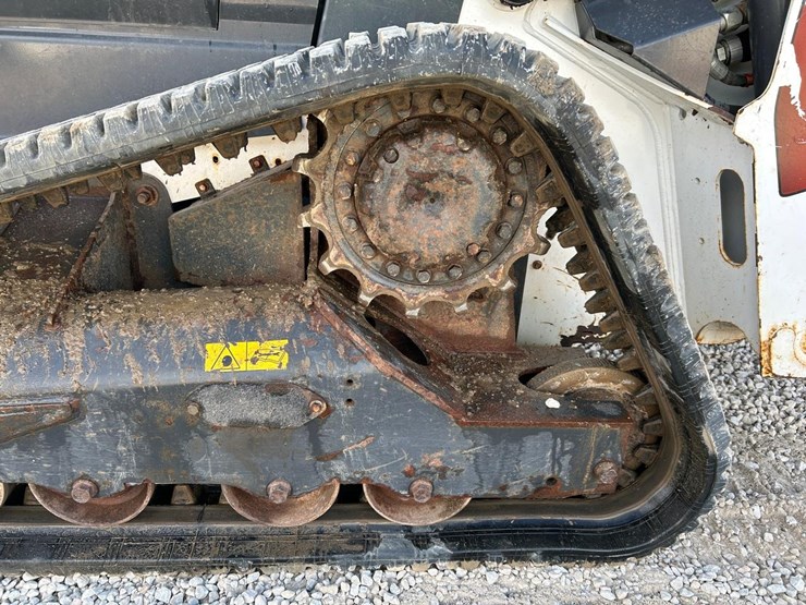 2022-bobcat-t76-image-19