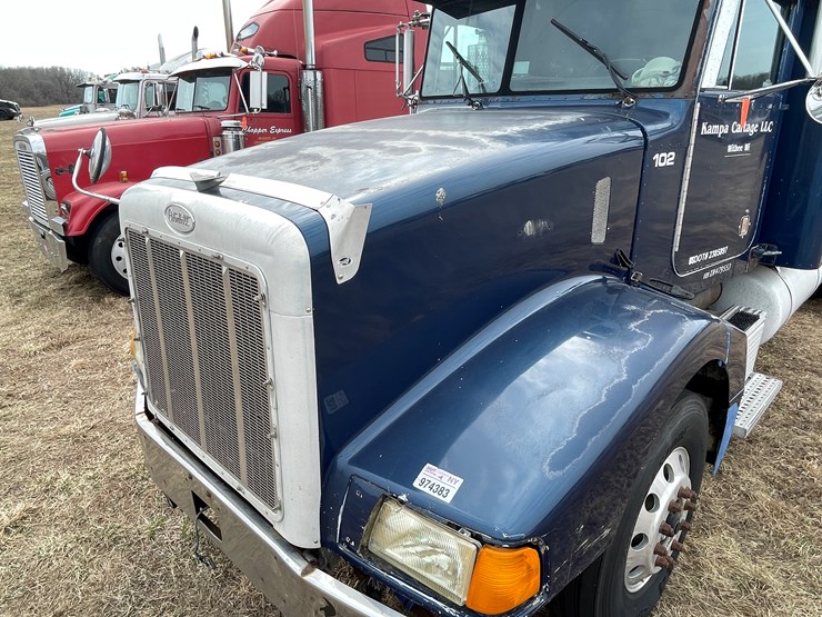 1999-peterbilt-377-image-10